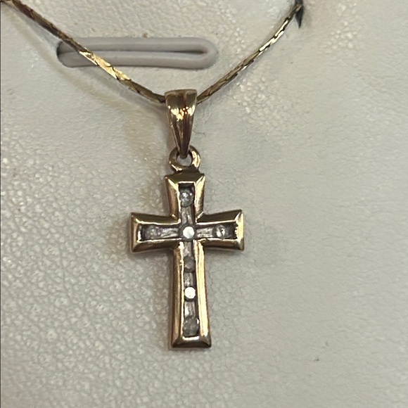 Jewelry - 446812 - 10K Cross Pendant W/Diamonds